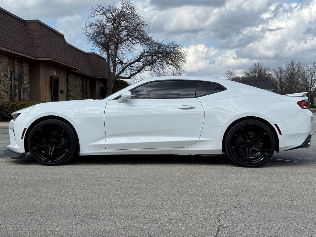 Used 2018 Chevrolet Camaro SS image 2