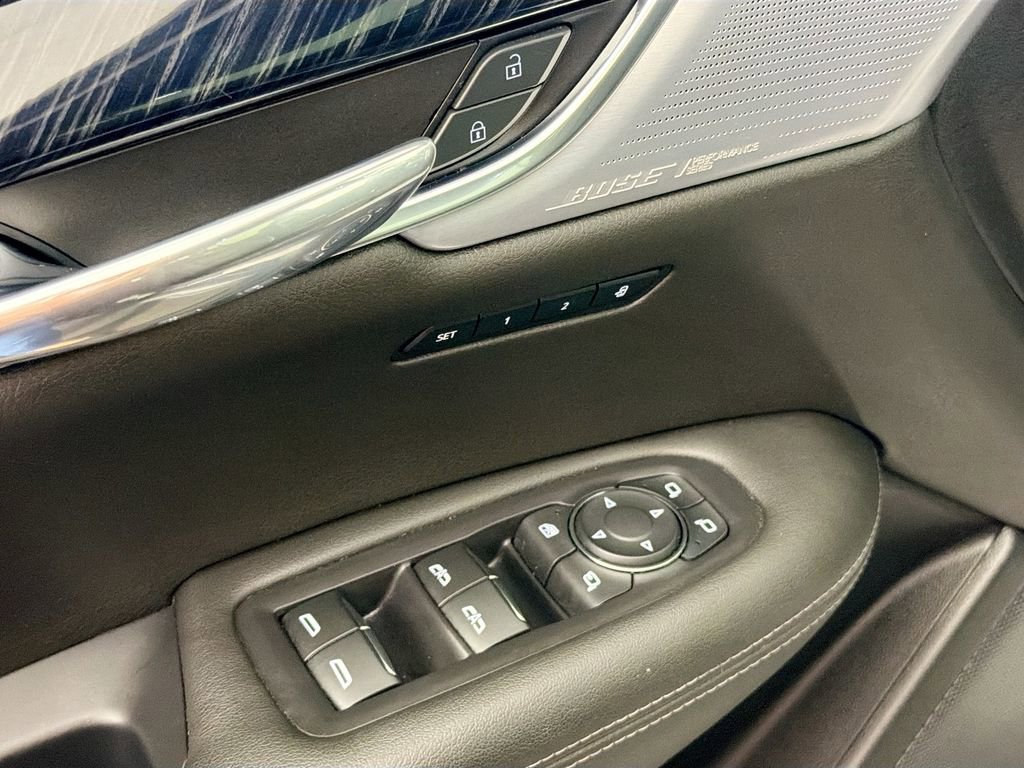 Used 2023 Cadillac XT6 Premium Luxury image 17