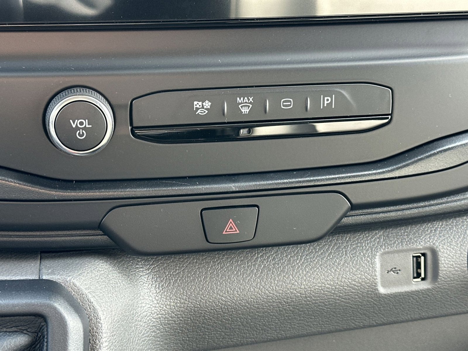 New 2026 Ford Transit 250 148 Medium Roof w/ Load Area Protection Package image 26