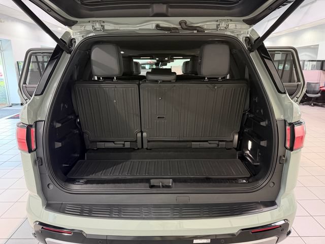 Used 2025 Toyota Sequoia Limited w/ Tow Technology Package AWD/4WD image 10