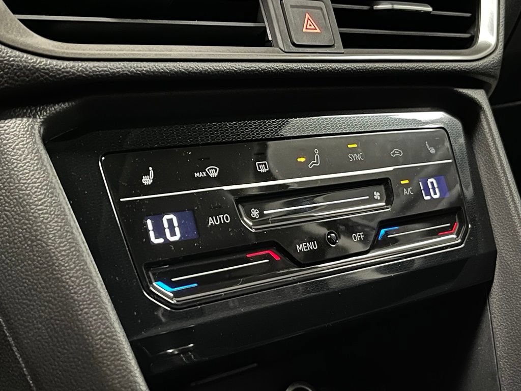 New 2026 Volkswagen Taos SE AWD/4WD image 13