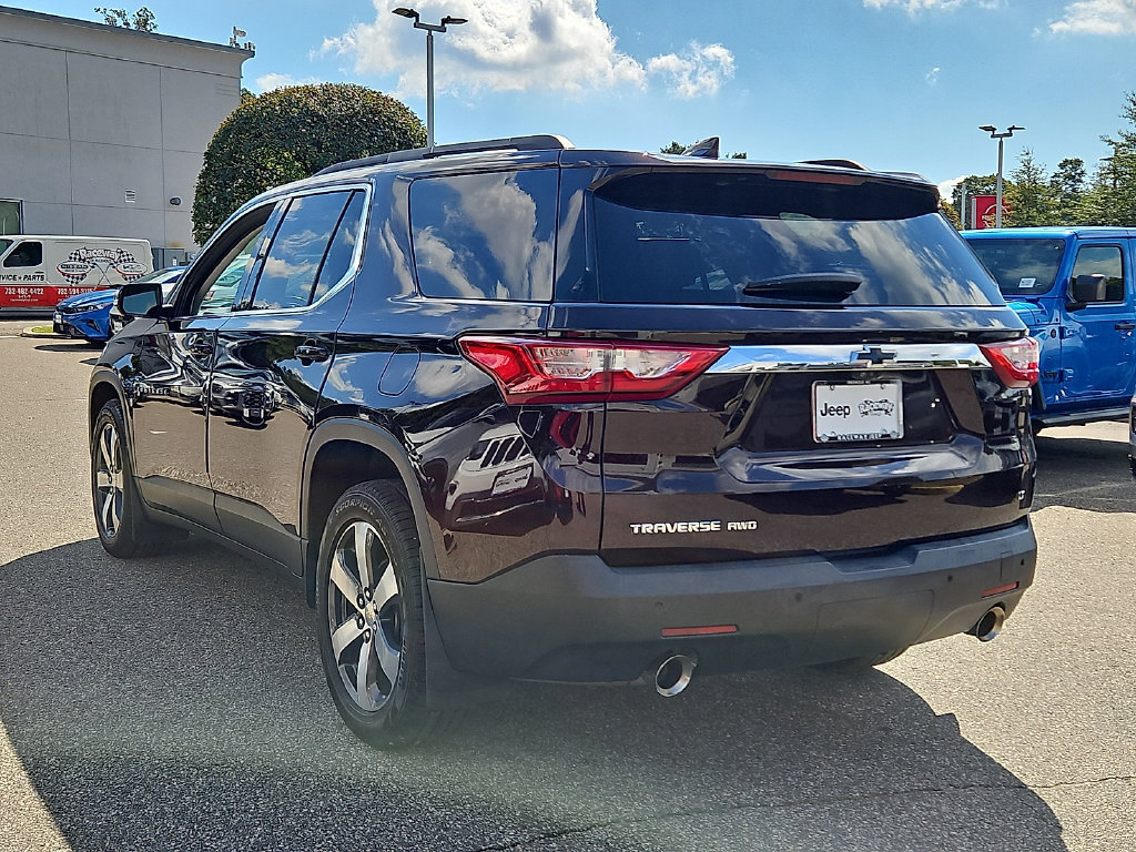 Used 2020 Chevrolet Traverse LT w/ LT Premium Package AWD/4WD image 5
