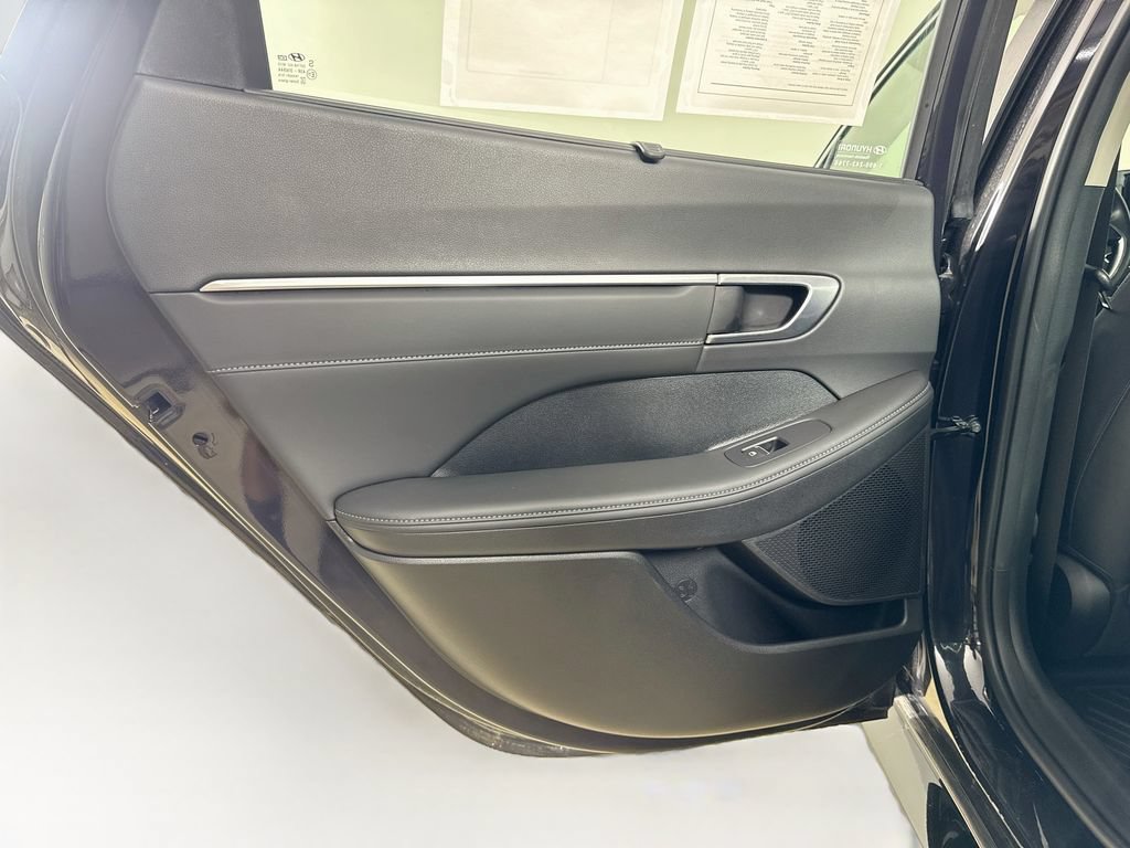 Used 2023 Hyundai Sonata Limited w/ Cargo Package FWD image 23