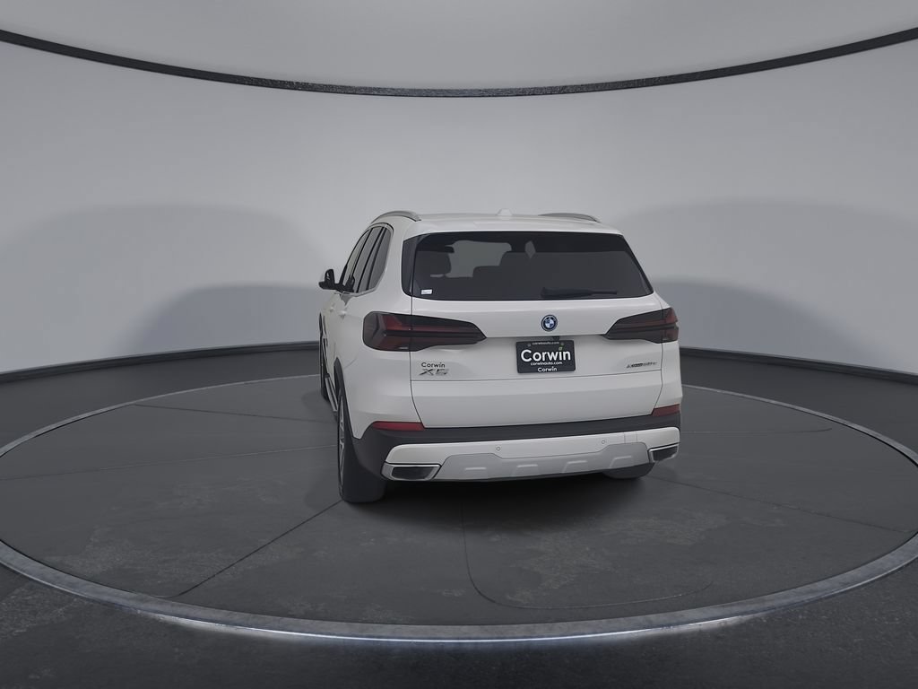 Used 2025 BMW X5 xDrive50e AWD/4WD image 13
