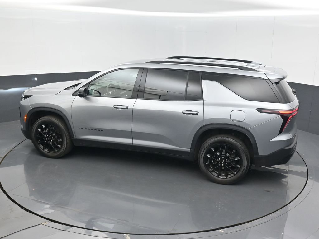 Used 2024 Chevrolet Traverse LT w/ Midnight/Sport Edition FWD image 15