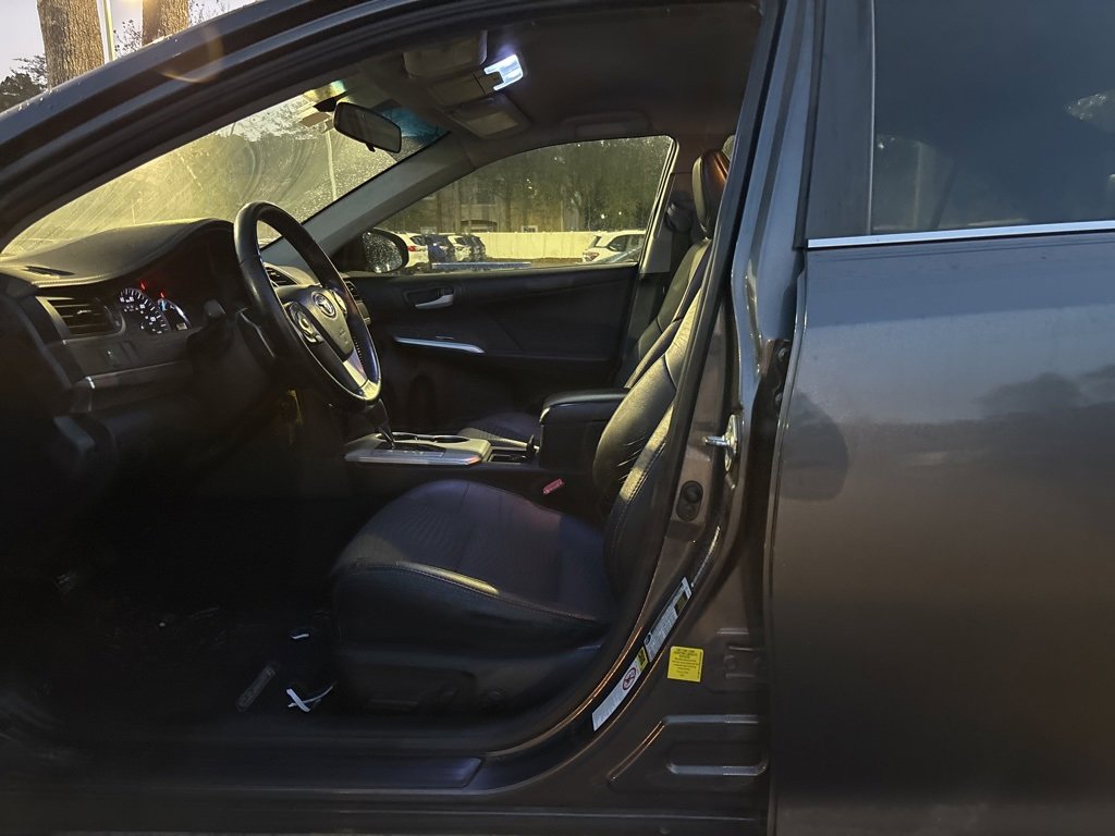 Used 2013 Toyota Camry SE image 9