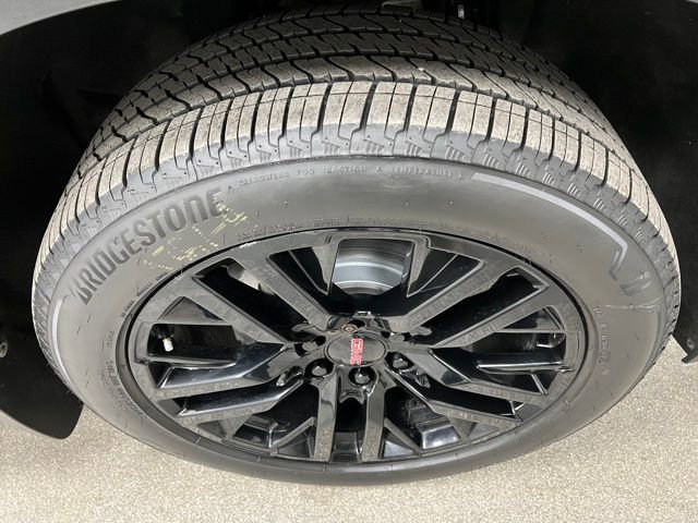 Used 2022 GMC Yukon XL Denali w/ Advanced Technology Package image 19