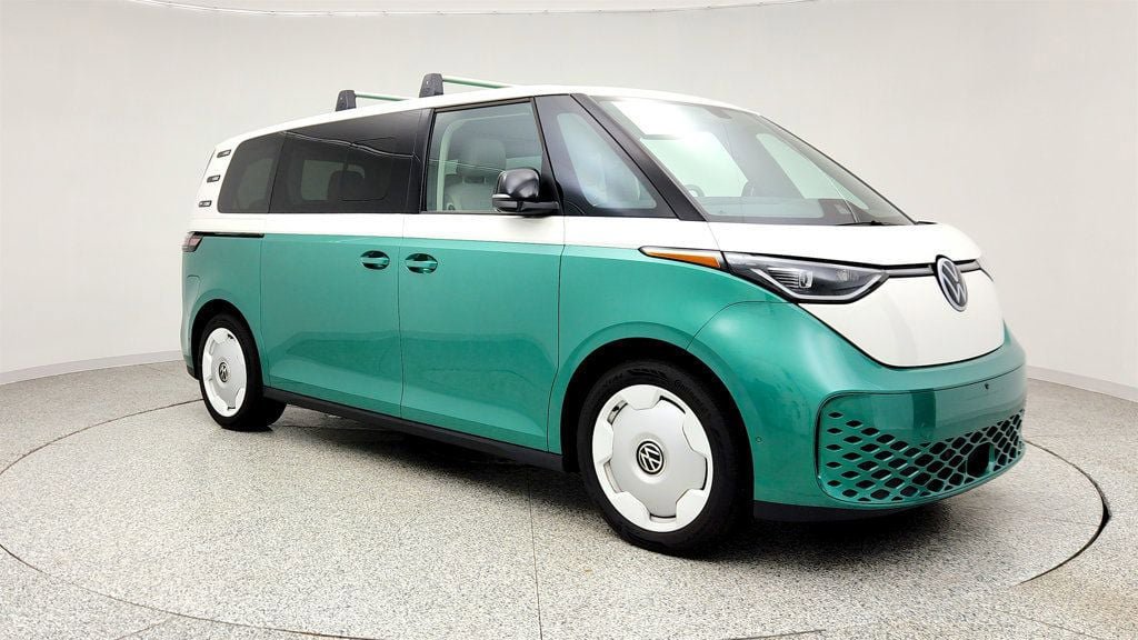 Used 2025 Volkswagen ID. Buzz 1st Edition RWD image 3