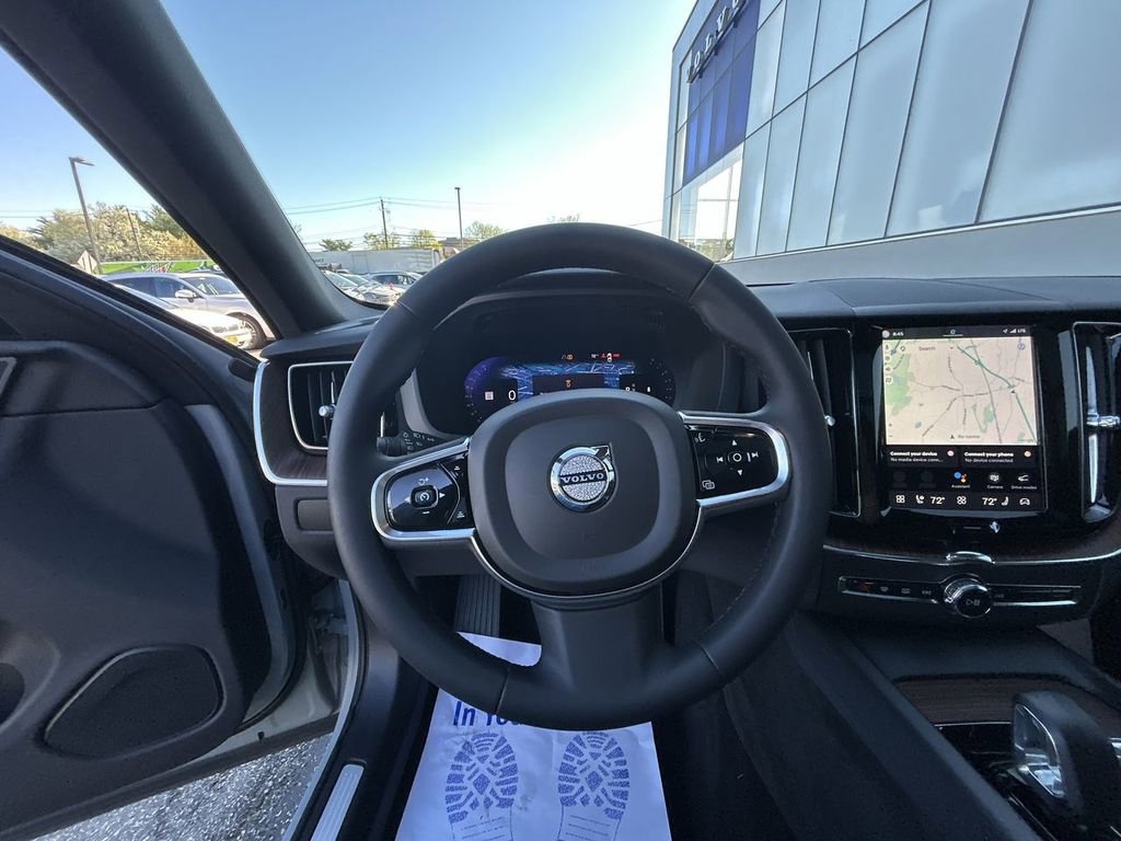 Certified 2024 Volvo XC60 B5 Plus w/ Climate Package image 18