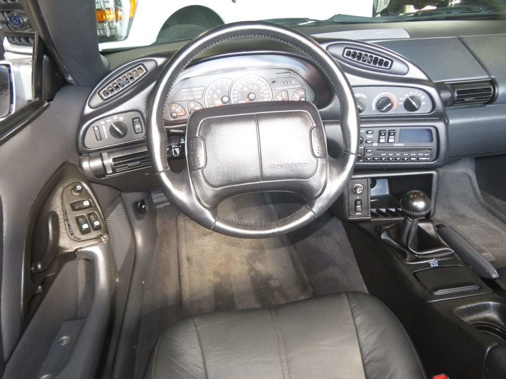 Used 1995 Chevrolet Camaro Z28 RWD image 27