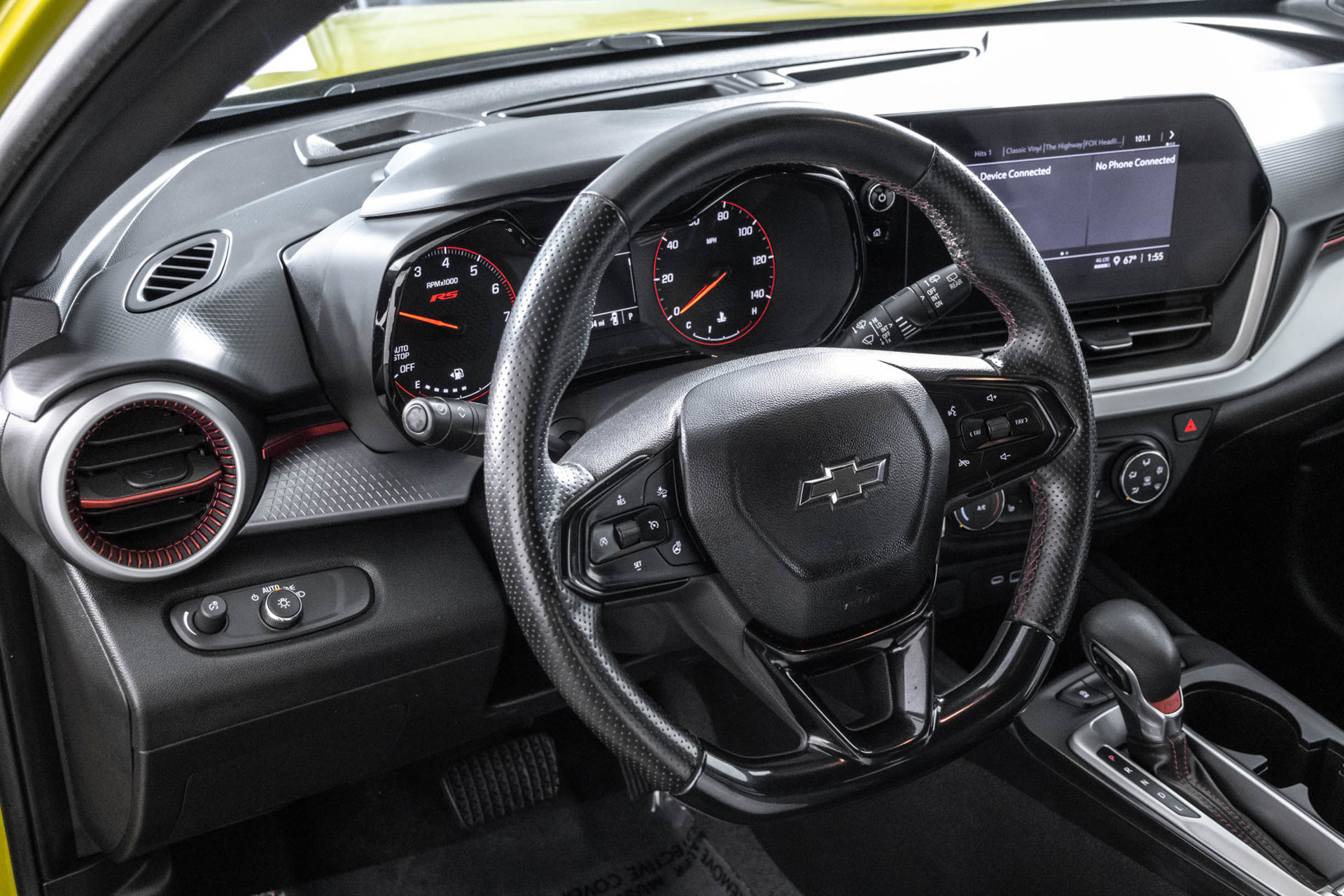 Used 2024 Chevrolet Trax RS w/ Driver Confidence Package FWD image 32