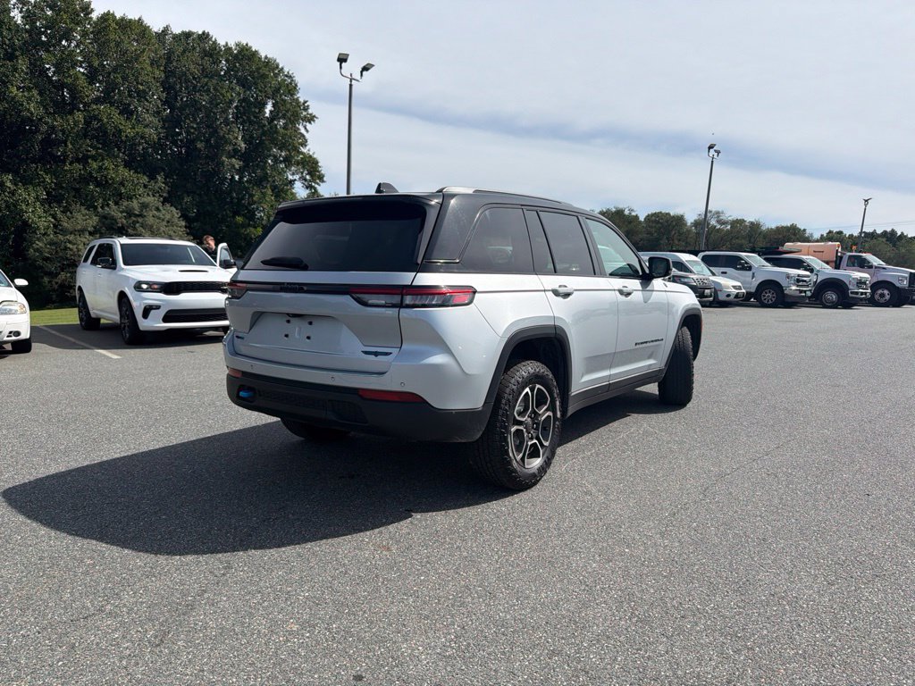 Used 2023 Jeep Grand Cherokee Trailhawk AWD/4WD image 11
