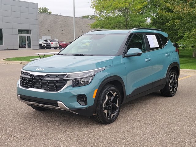 Used 2024 Kia Seltos EX AWD/4WD image 2