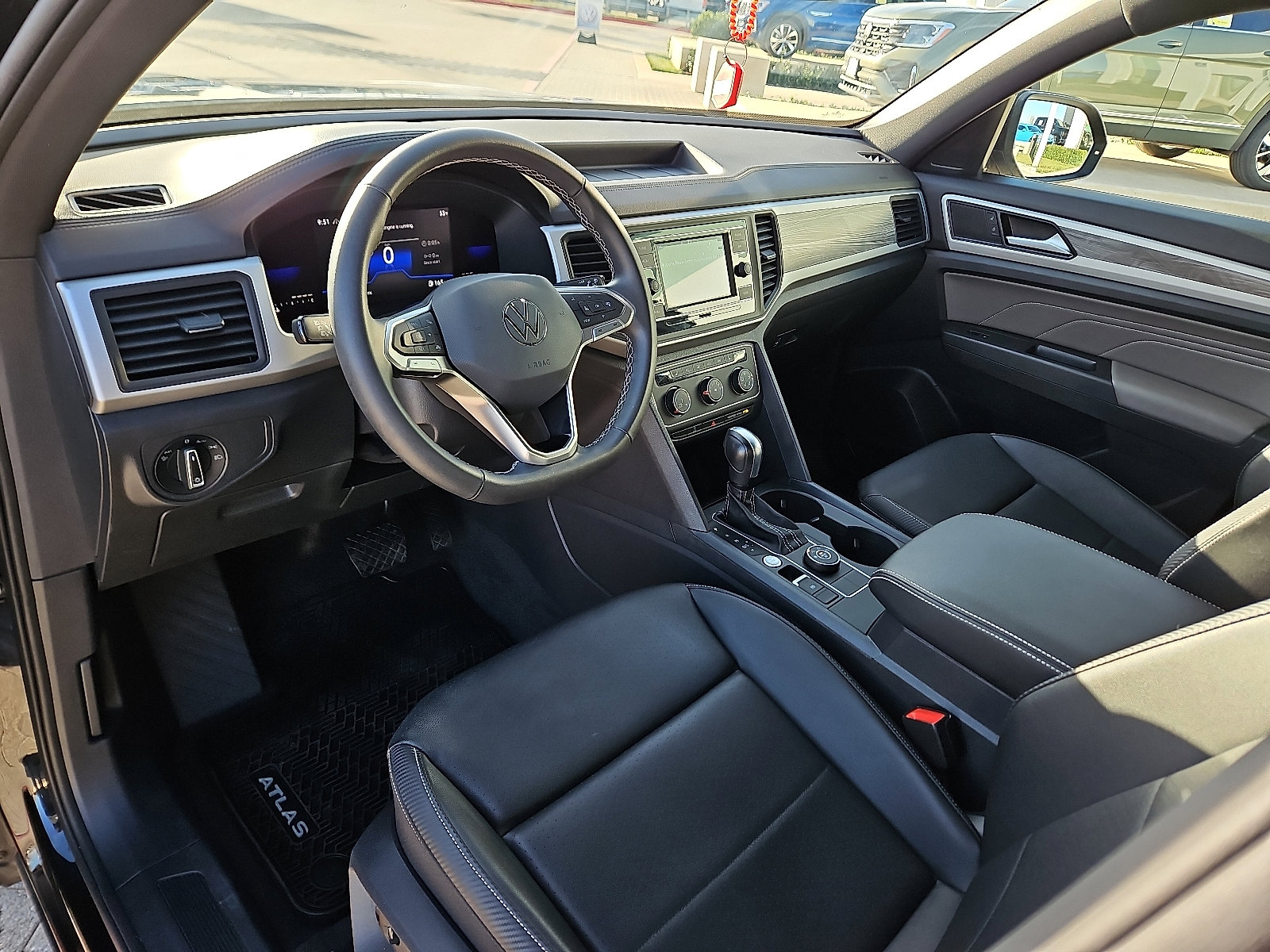 Certified 2022 Volkswagen Atlas Cross Sport SE image 10