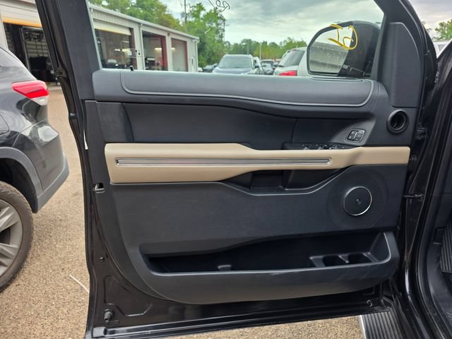 Used 2023 Ford Expedition Limited AWD/4WD image 22