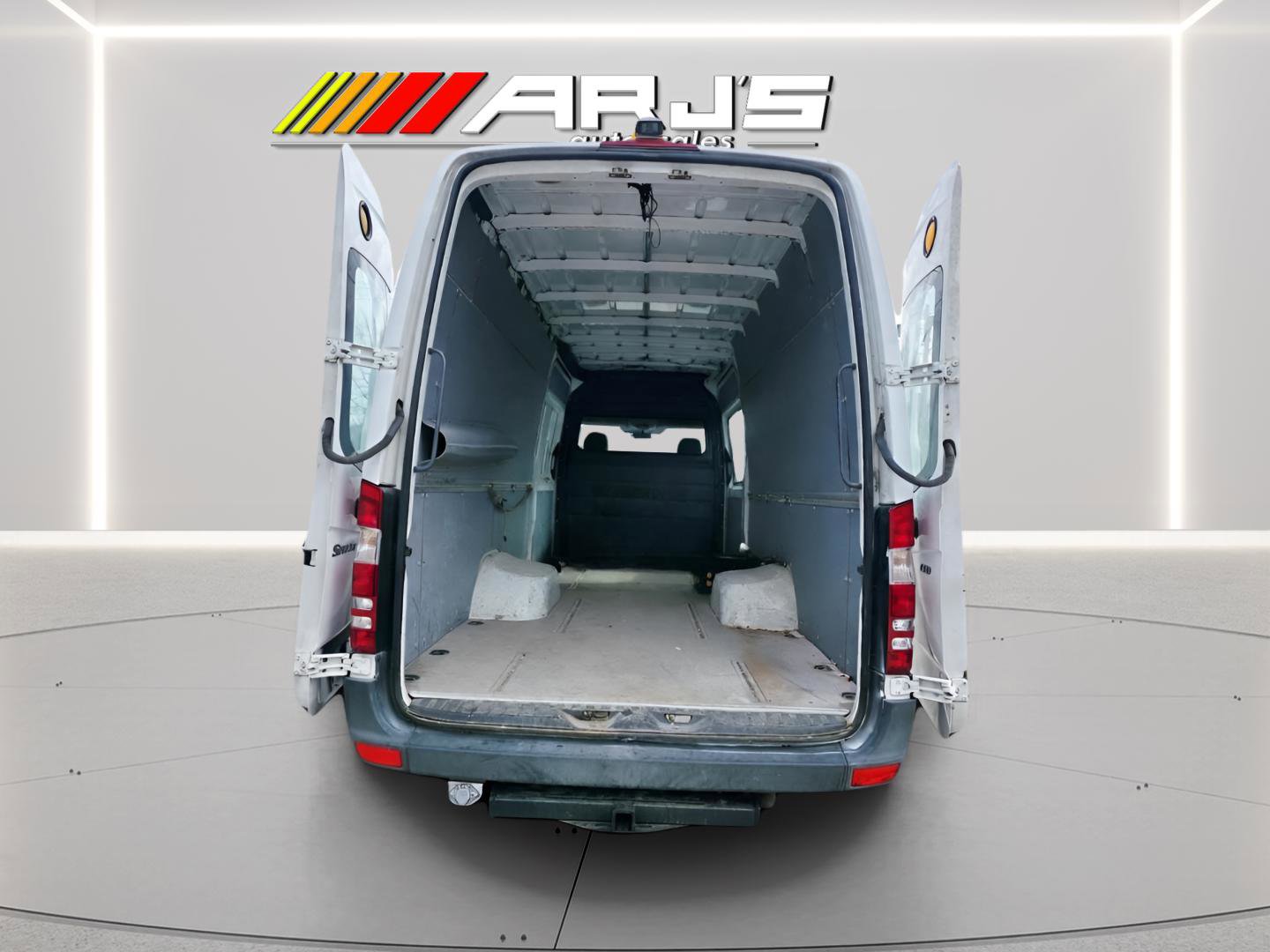 Used 2008 Freightliner Sprinter 3500 image 11