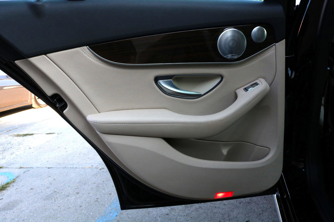 Used 2015 Mercedes-Benz C 300 4MATIC Sedan image 30