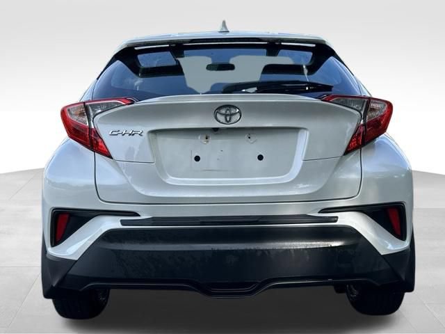 Used 2021 Toyota C-HR LE FWD image 4