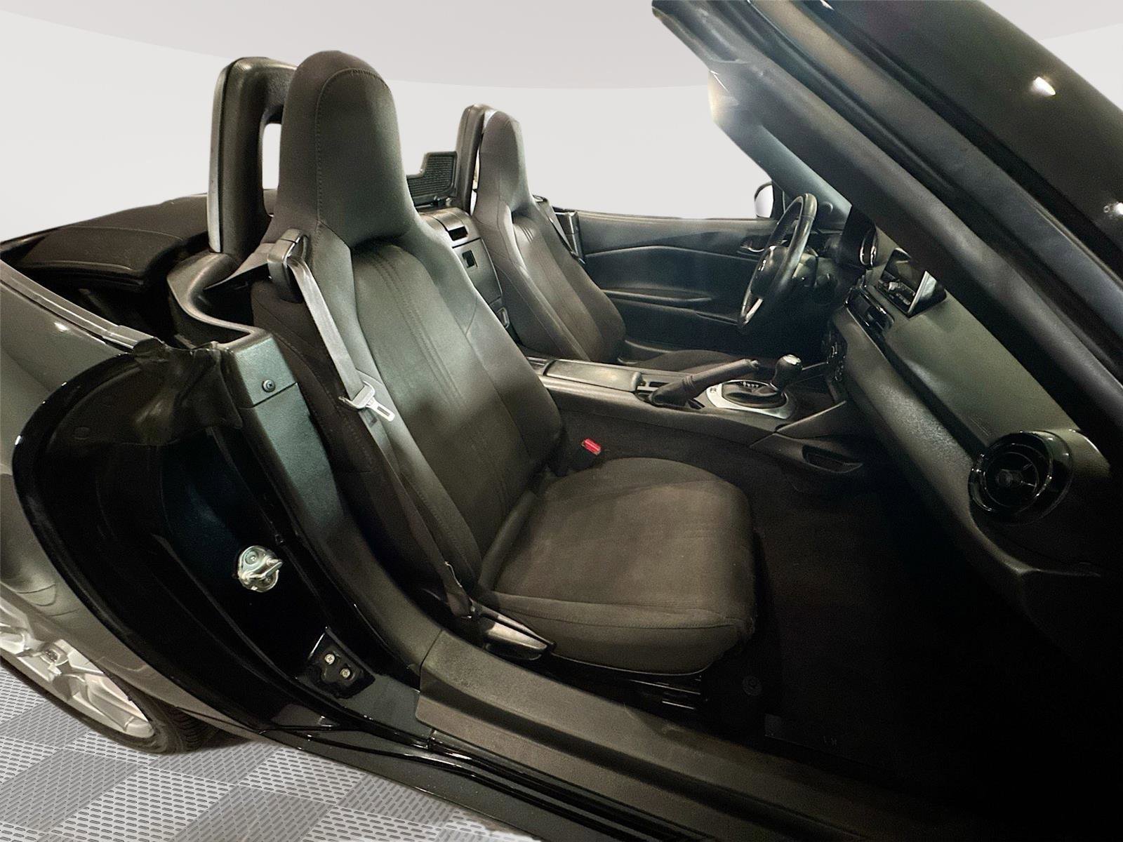 Used 2016 MAZDA MX-5 Miata Sport RWD image 17