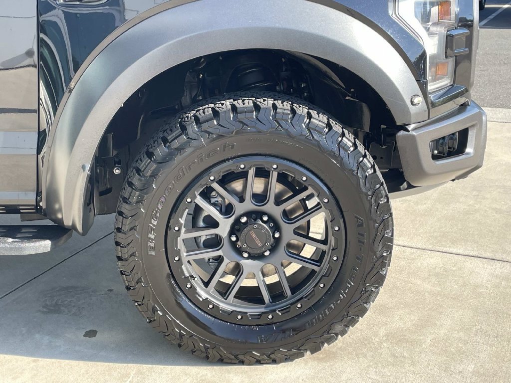 Used 2019 Ford F150 Raptor w/ Equipment Group 802A Luxury AWD/4WD image 8