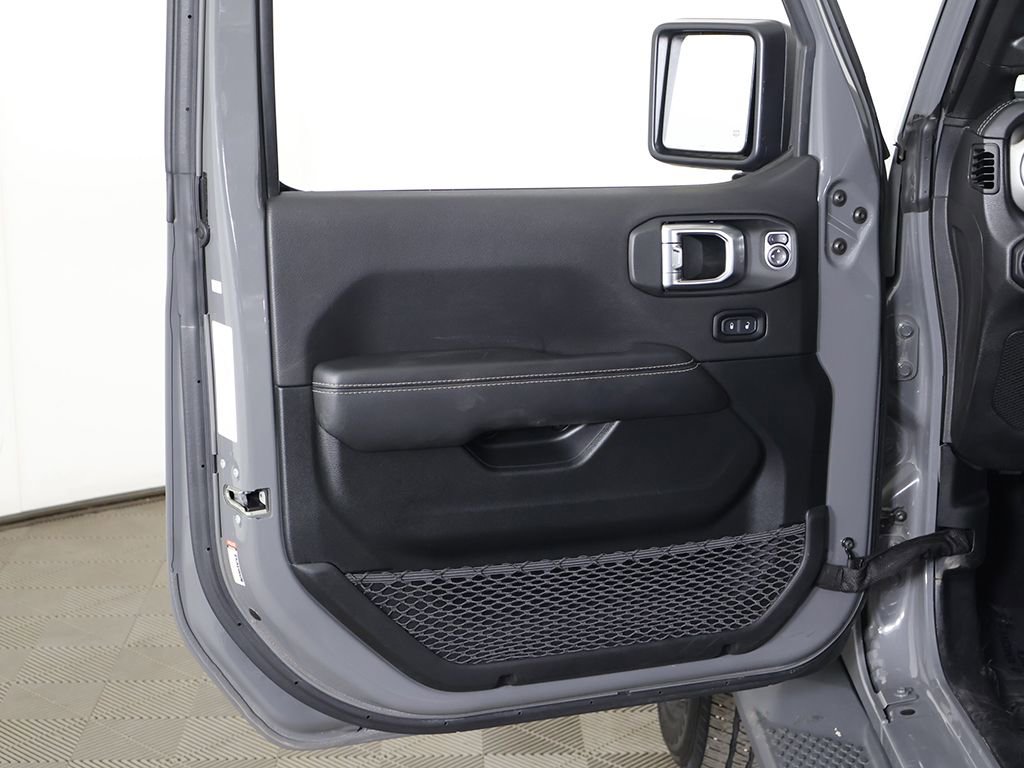 Used 2021 Jeep Wrangler Unlimited Sahara w/ Uconnect 4C Nav & Sound Group AWD/4WD image 19