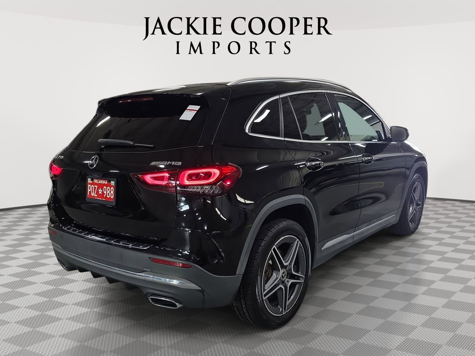 Used 2021 Mercedes-Benz GLA 250 4MATIC w/ AMG Line Exterior image 5
