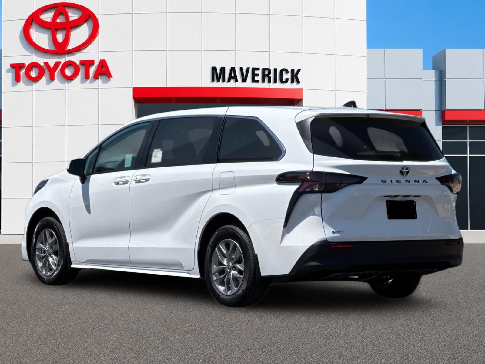 New 2026 Toyota Sienna LE FWD image 3