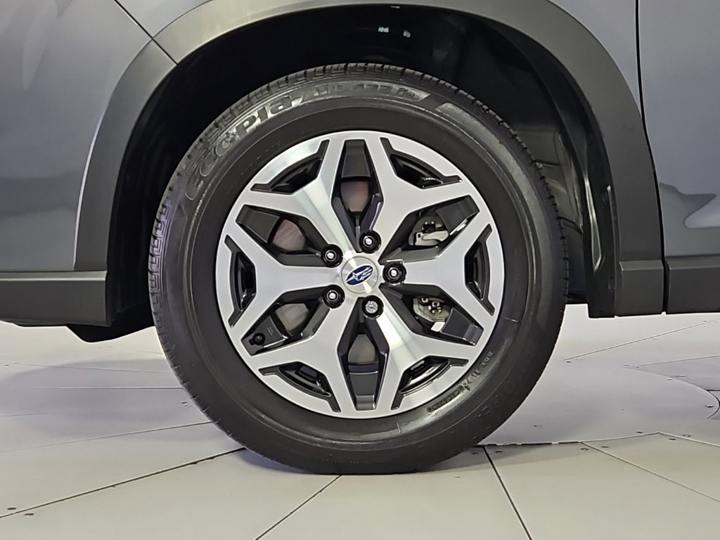 Certified 2024 Subaru Forester Premium AWD/4WD image 5
