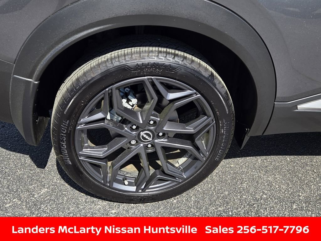 Used 2025 Nissan Kicks SR w/ Illumination Package image 12
