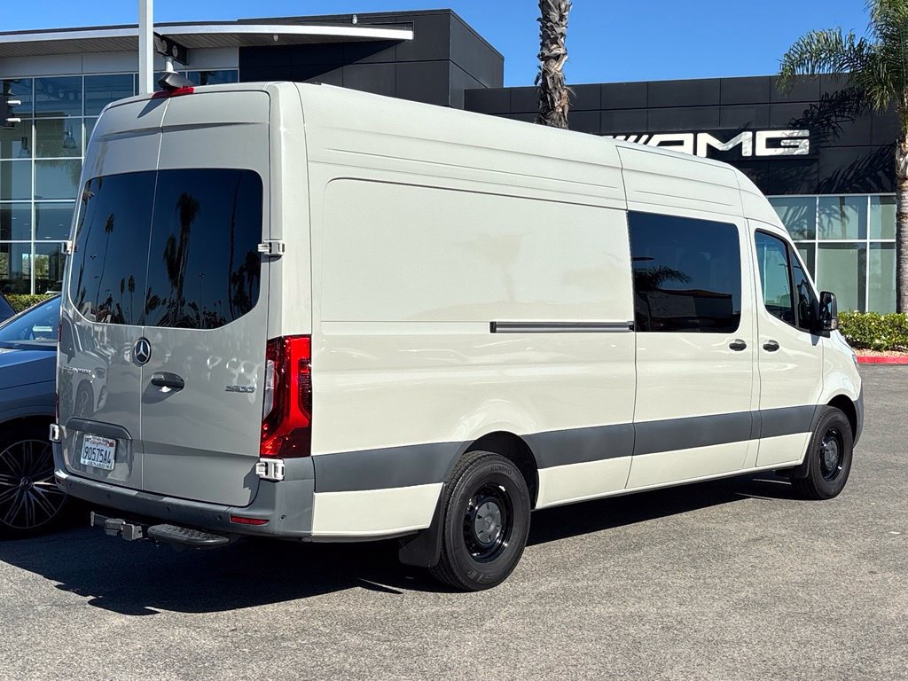 Used 2024 Mercedes-Benz Sprinter 2500 image 3