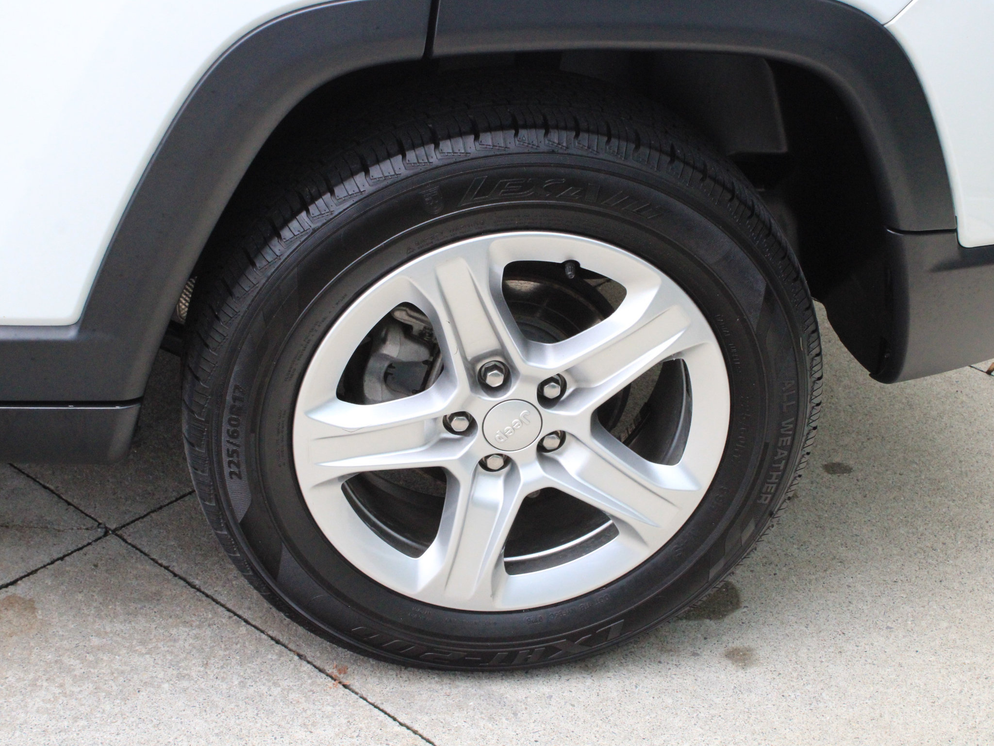 Certified 2023 Jeep Compass Latitude w/ Convenience Group AWD/4WD image 39