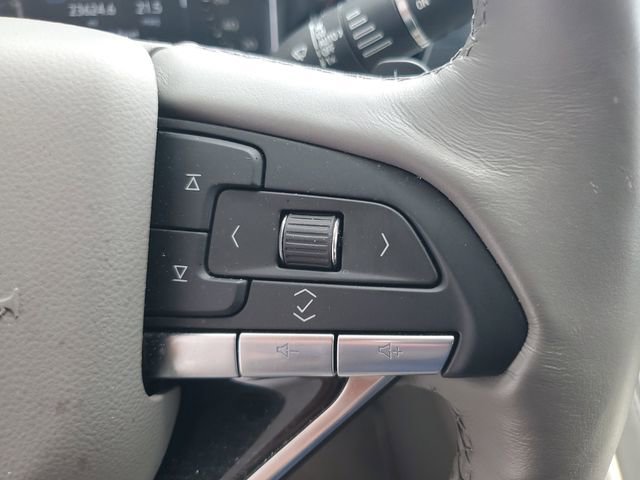 Used 2025 Cadillac XT6 Premium Luxury AWD/4WD image 23