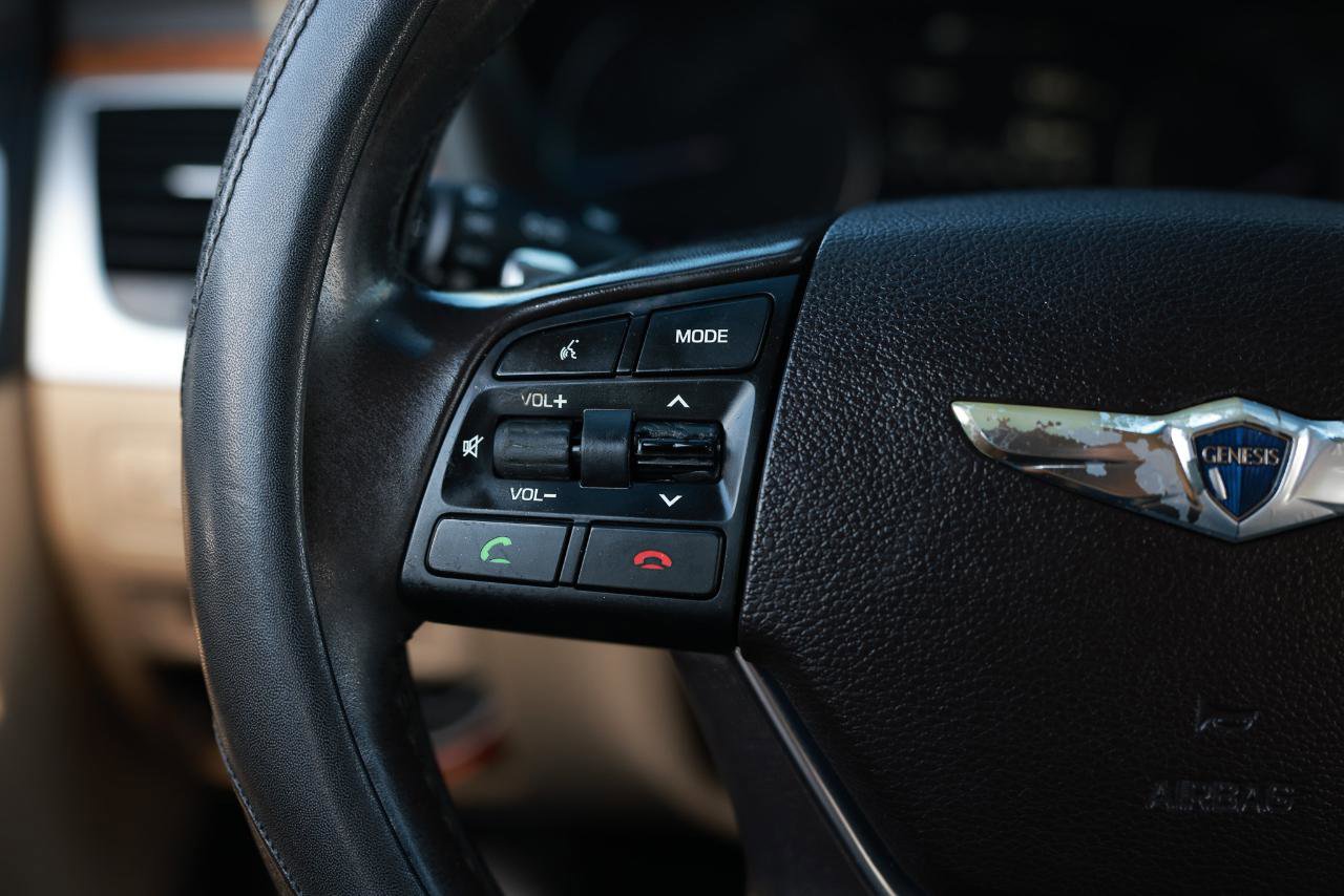 Used 2015 Hyundai Genesis 3.8 w/ Option Group 04 image 27