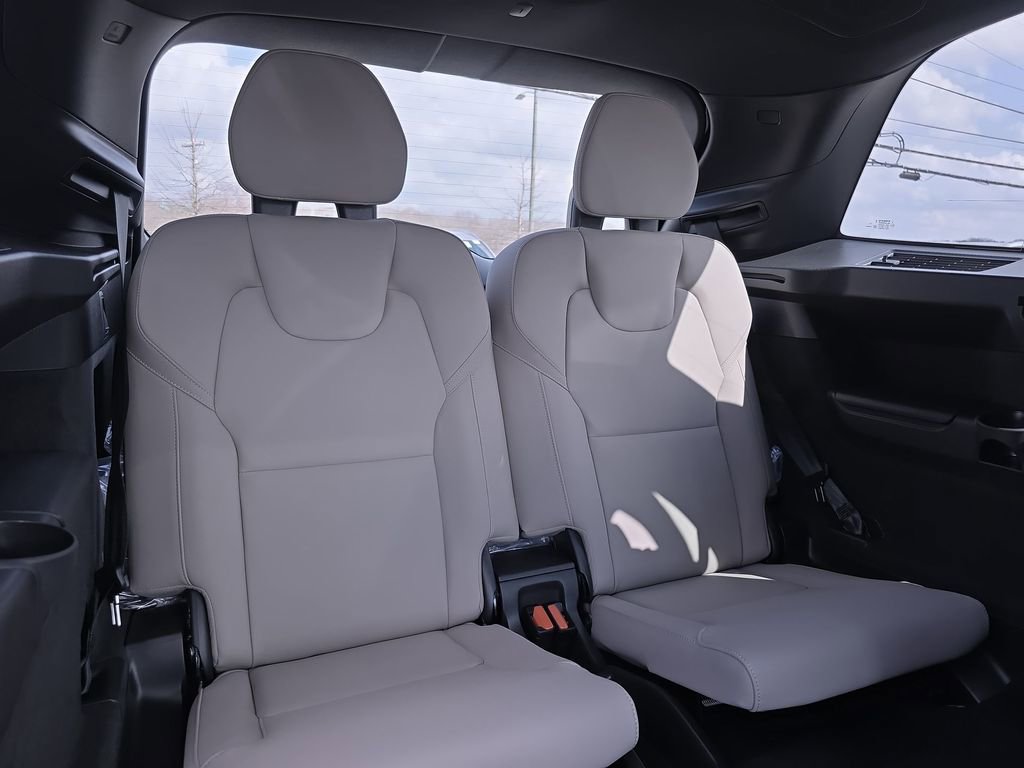 New 2026 Volvo XC90 T8 Plus w/ Protection Package Premier image 12
