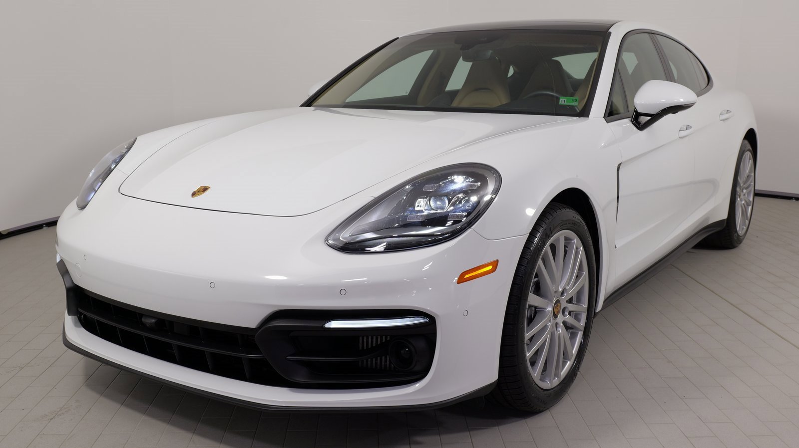 Used 2021 Porsche Panamera 4 image 4