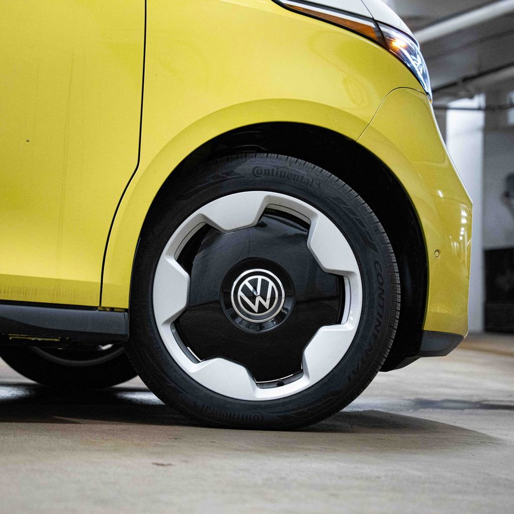 New 2025 Volkswagen ID. Buzz Pro S Plus AWD/4WD image 7