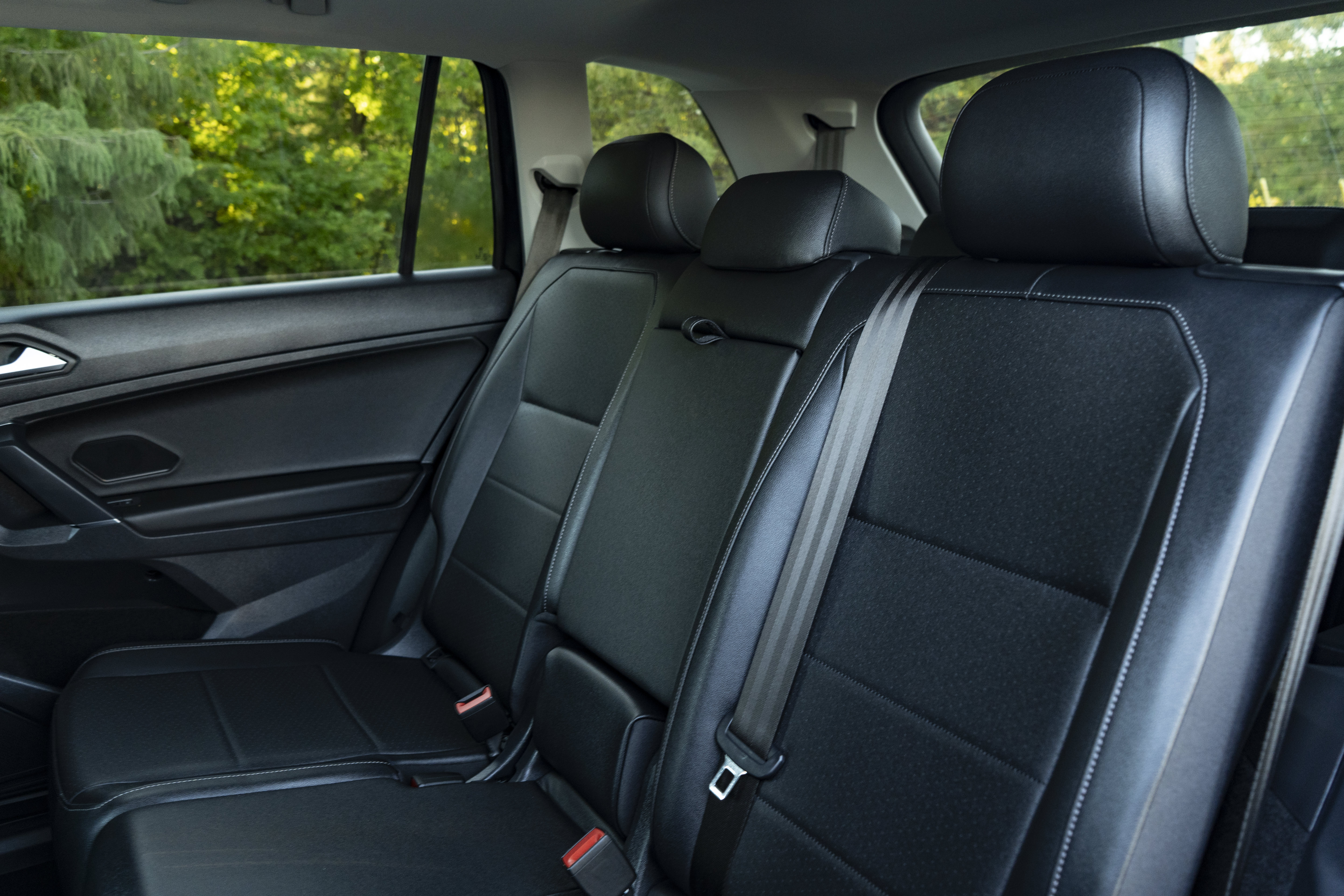 Certified 2020 Volkswagen Tiguan SEL FWD image 17