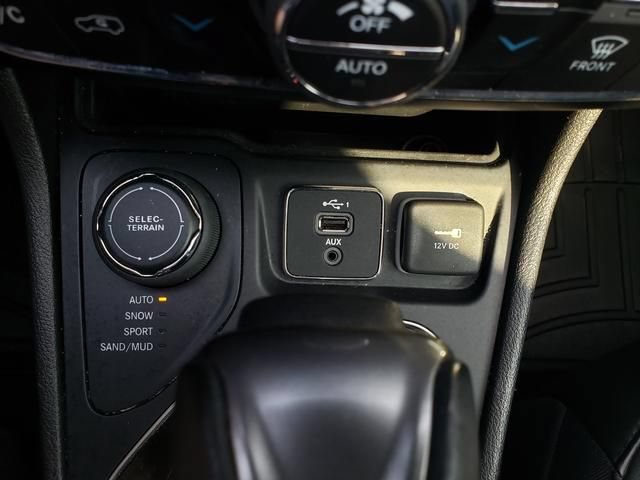 Used 2020 Jeep Cherokee Limited AWD/4WD image 20
