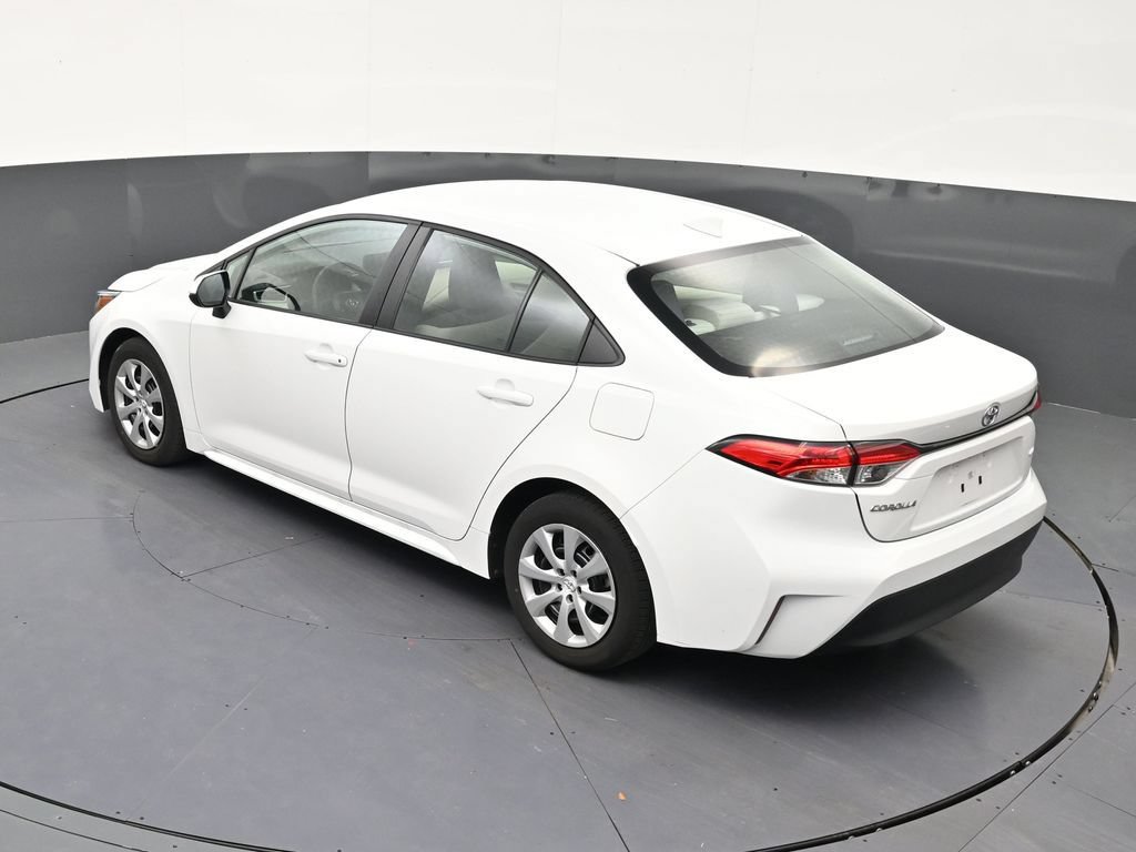 Used 2025 Toyota Corolla LE FWD image 14
