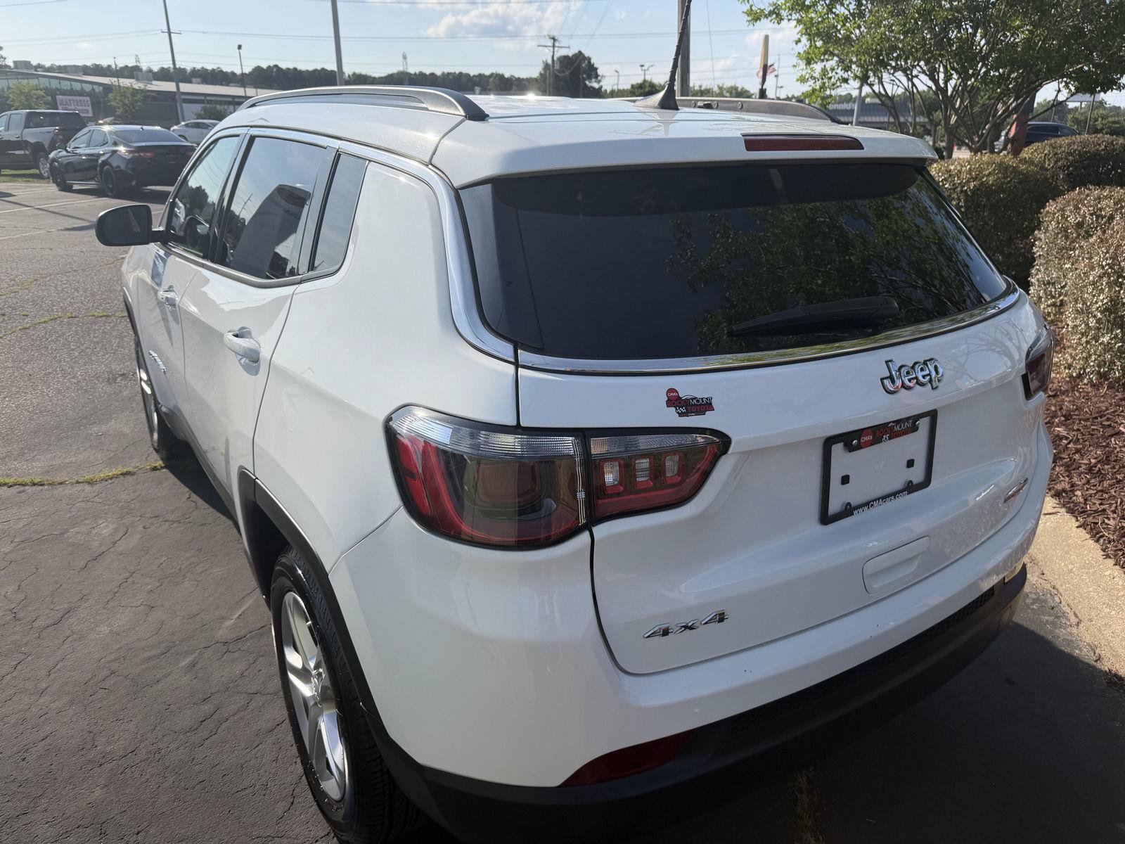 Used 2023 Jeep Compass Latitude AWD/4WD image 5