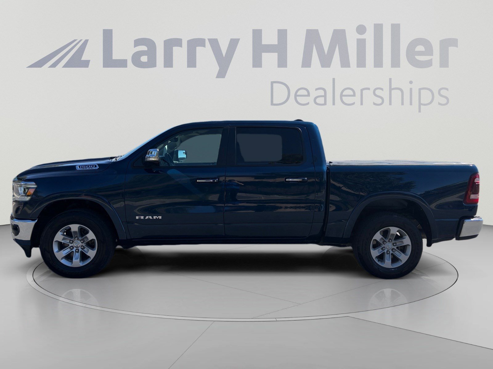 Used 2021 RAM 1500 Laramie AWD/4WD image 2
