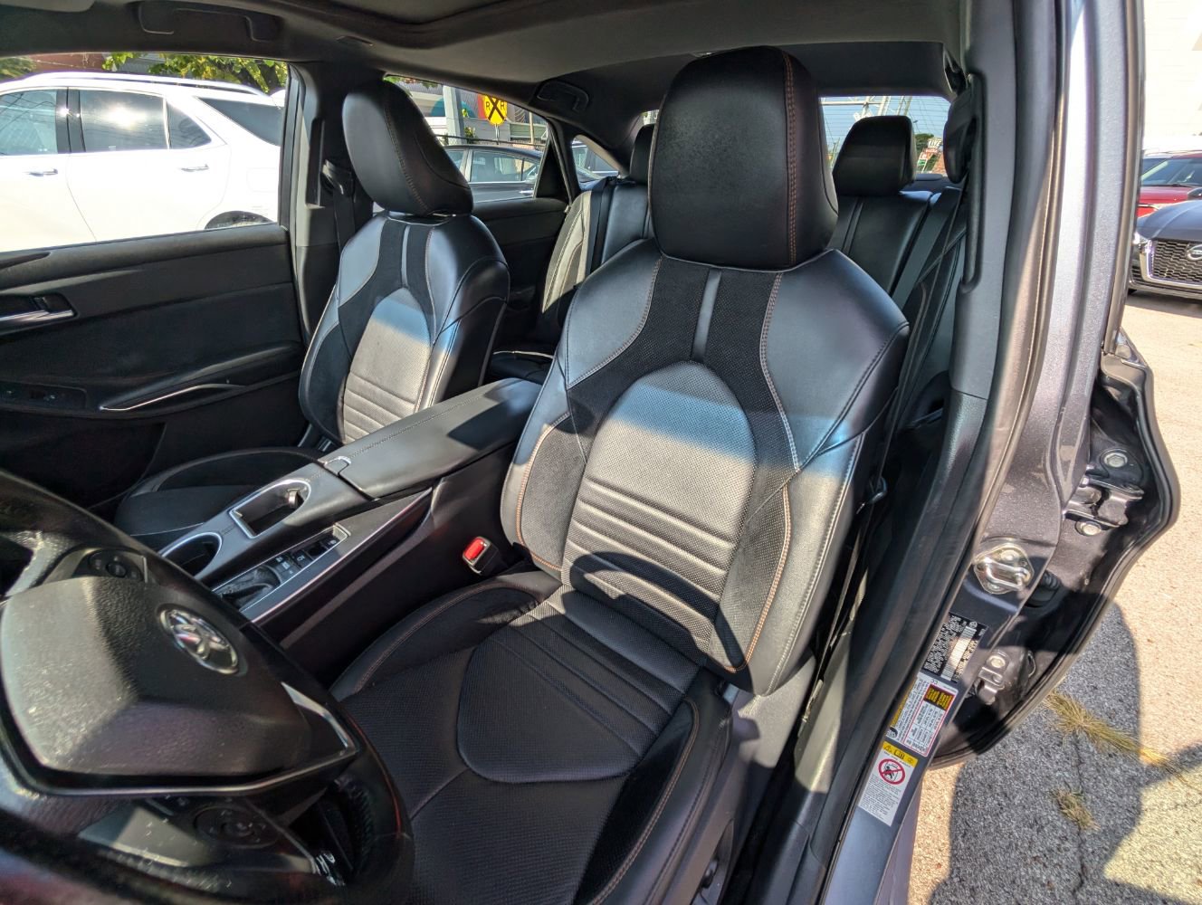 Used 2019 Toyota Avalon Touring FWD image 16