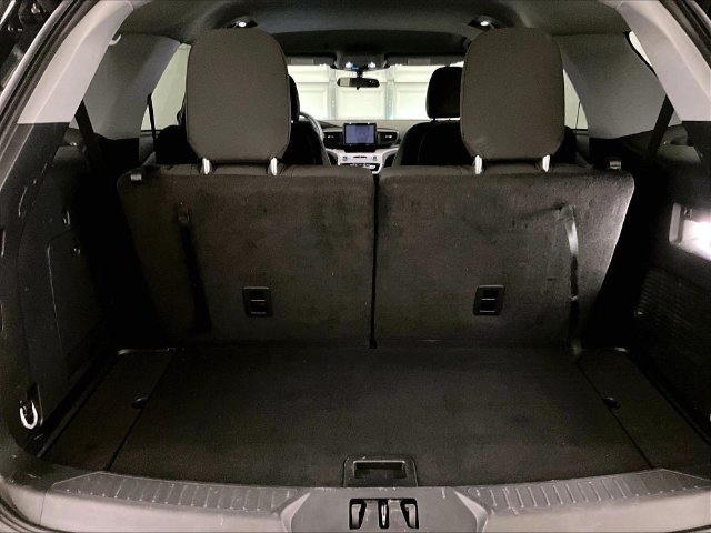 Used 2023 Ford Explorer XLT AWD/4WD image 34