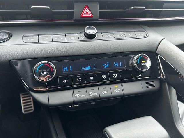Certified 2025 Hyundai Elantra SEL FWD image 19