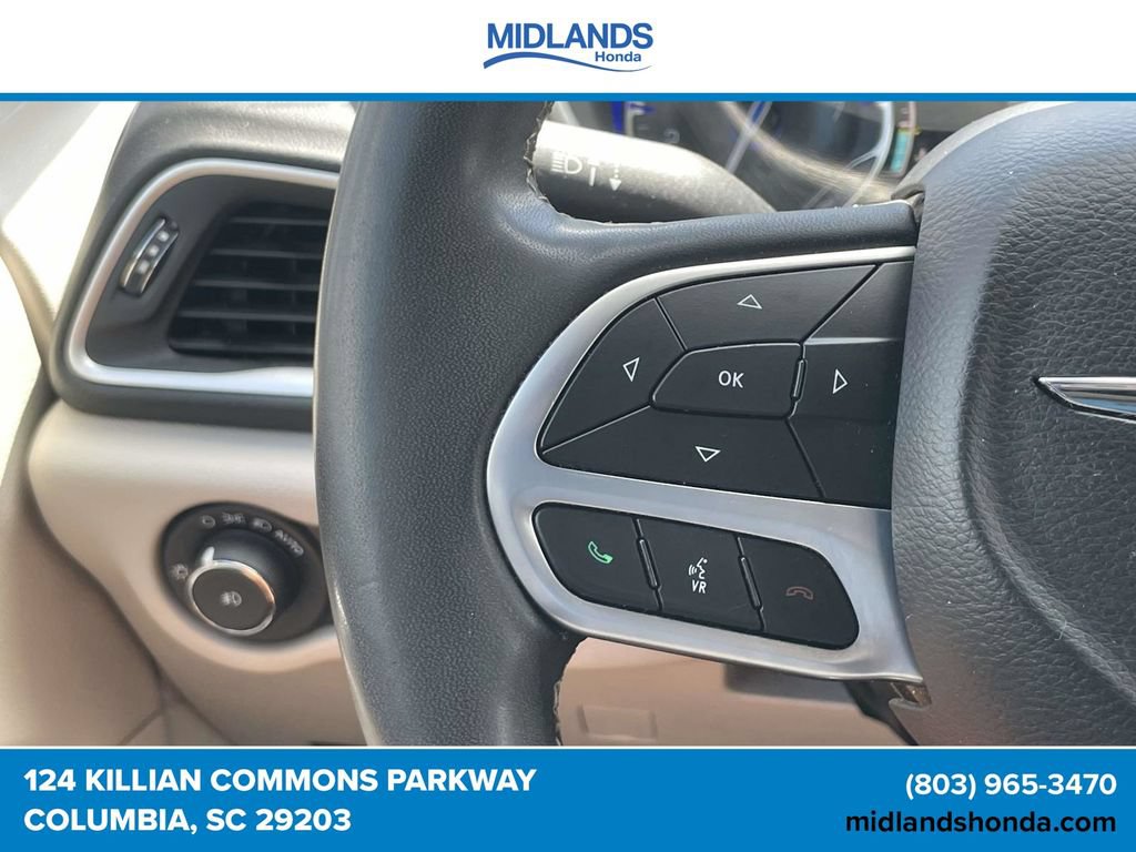 Used 2022 Chrysler Pacifica Touring-L FWD image 20