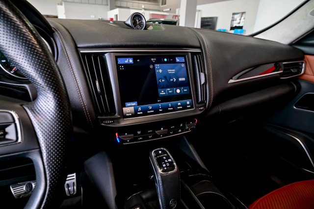Used 2022 Maserati Levante Modena AWD/4WD image 31