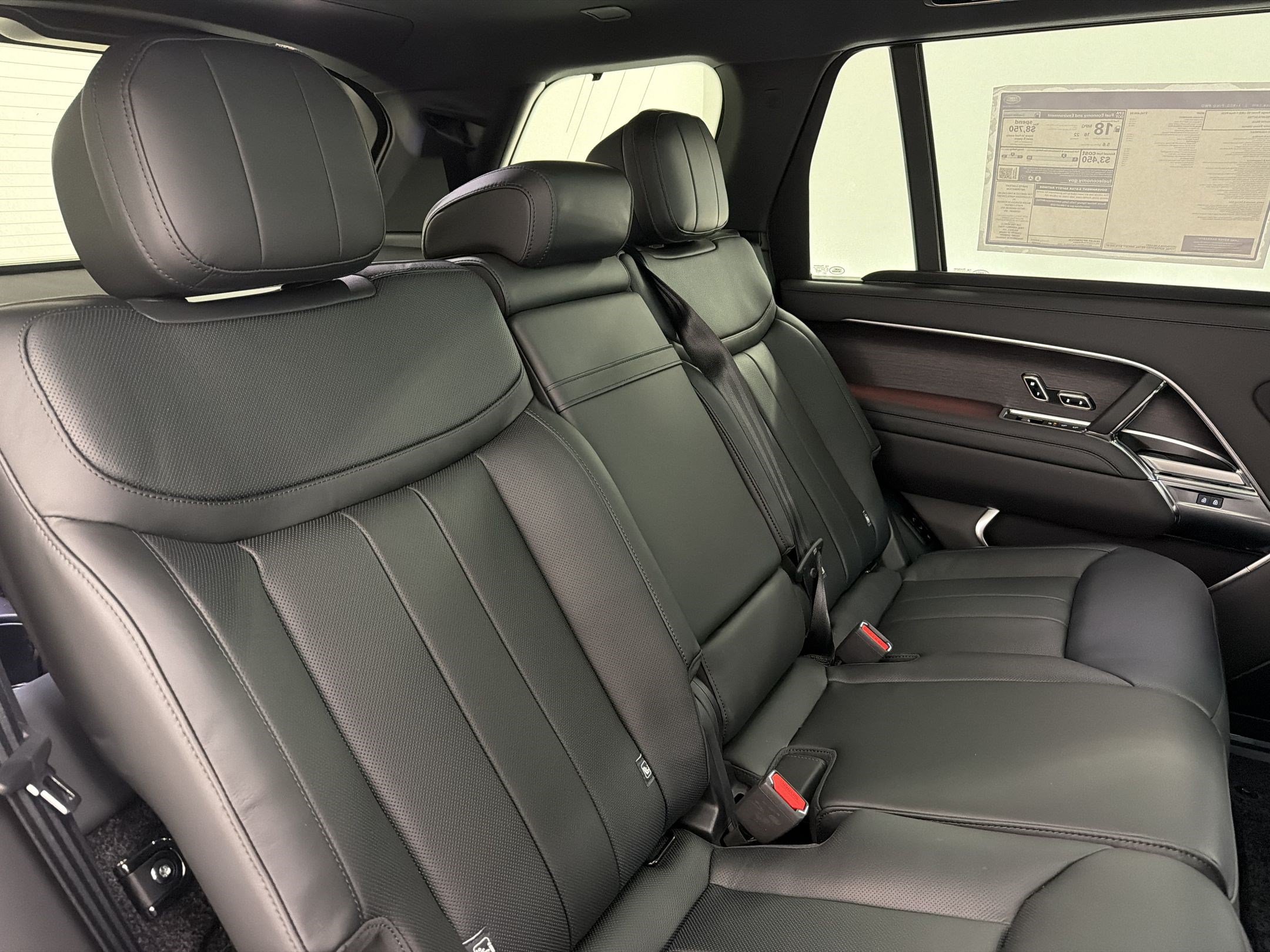 New 2026 Land Rover Range Rover Long Wheelbase SE AWD/4WD image 31