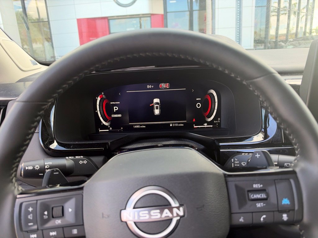 Used 2026 Nissan Pathfinder SL w/ SL Premium Package FWD image 4