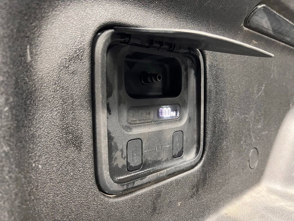 Used 2022 Rivian R1T Adventure image 24