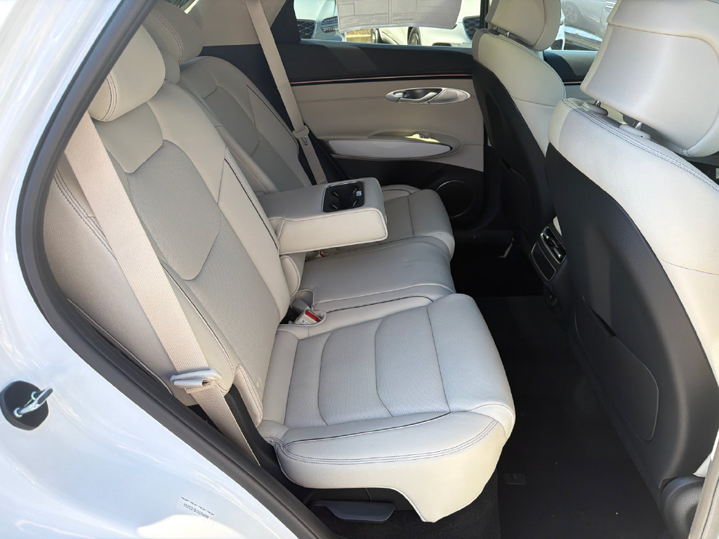 New 2027 Genesis GV70 2.5T Advanced AWD/4WD image 15